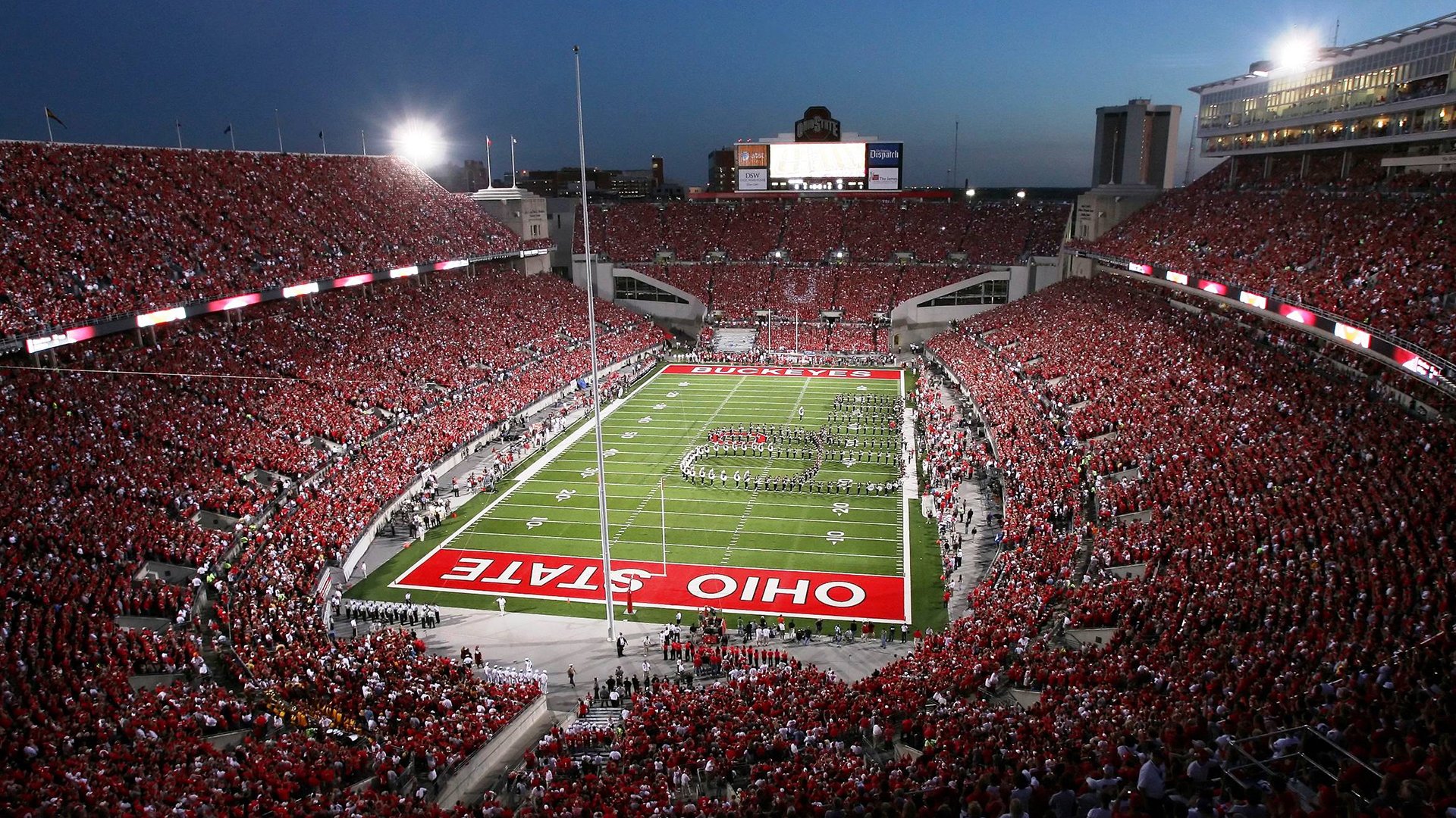 《电竞直播：多平台同步转播创新体验》，电竞带动直播